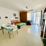 Airport House Mariel
